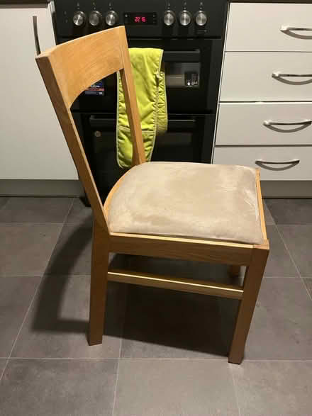 Photo of free 1 dining chair (Binfield RG42) #1