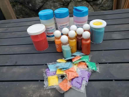 Photo of free Glitter and coloured sand (Kinnerton LD8) #3
