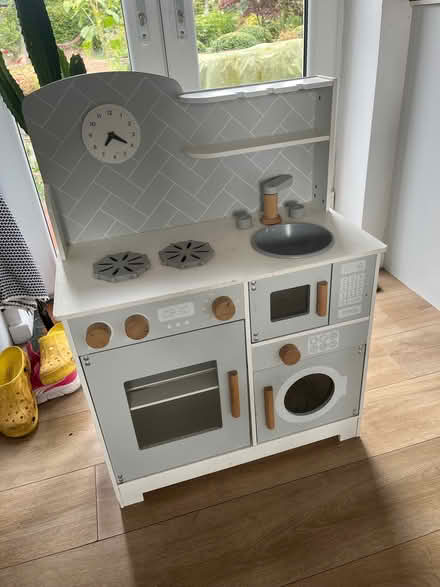 Photo of free Play Kitchen (Pallet Hill CA11) #1