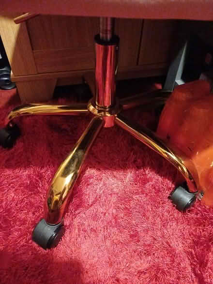 Photo of free Pink swivel chair (Chineham RG24) #2