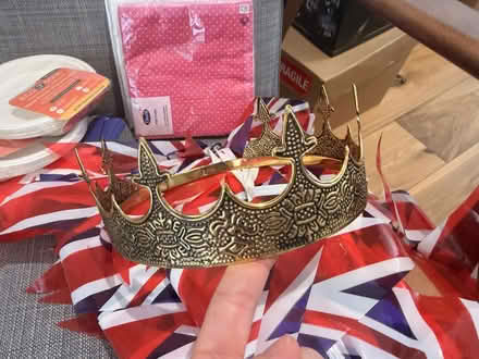 Photo of free British Party Supplies / UK celebration decorations (Highbury N5) #3