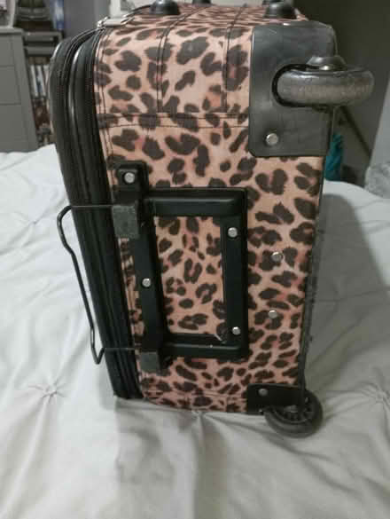 Photo of free Medium suitcase (CR44EX CR4) #4