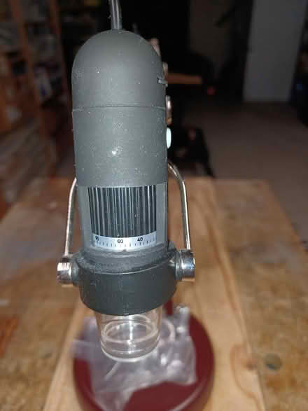 Photo of free USB "microscope" with stand (Carlingwood) #3