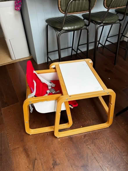 Photo of free High chair/ toddler chair and desk (Headington OX3) #2