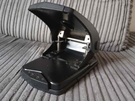 Photo of free hole punch (Kingsway BA2) #2
