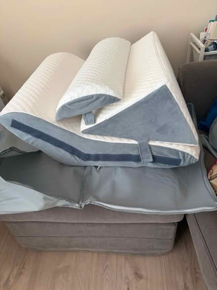 Photo of free Orthopedic wedge pillow (DA15 Sidcup) #2