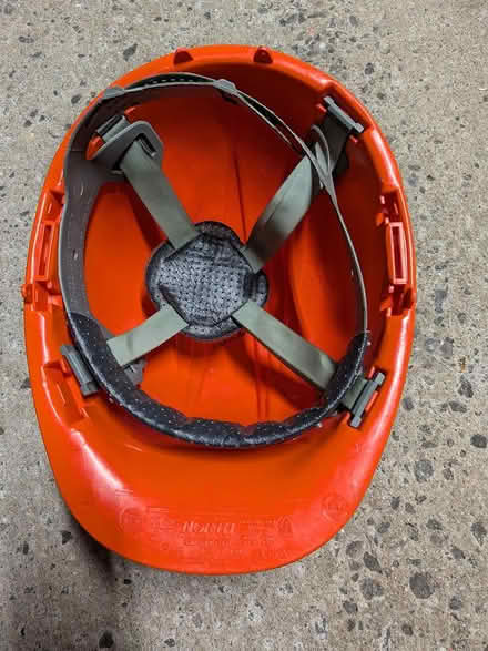 Photo of free Hard hat (Montreal road and St Laurent) #1