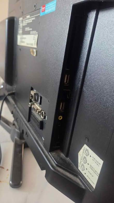 Photo of free 24 inches Hitachi TV with inbuilt dvd player. Full working o (Arle GL51) #2