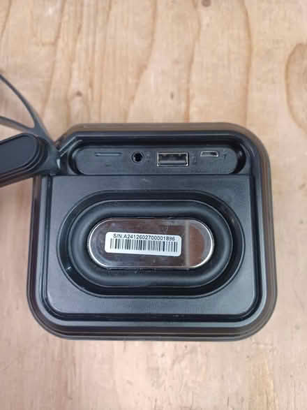 Photo of free Bluetooth speaker (Carlingwood) #4