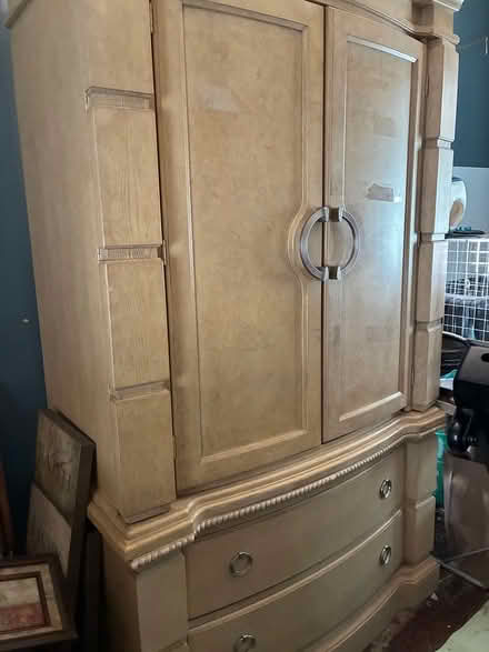 Photo of free Bedroom set (Winsted) #1
