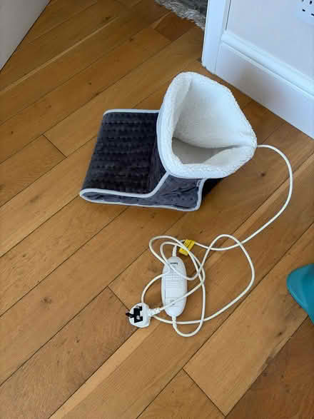 Photo of free Plug in foot warmer (SS9 Leigh) #1