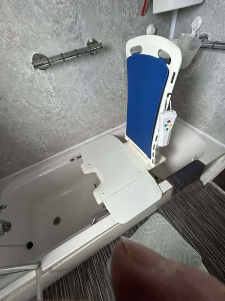 Photo of free electric bath seat (Waldridge Park DH2) #1