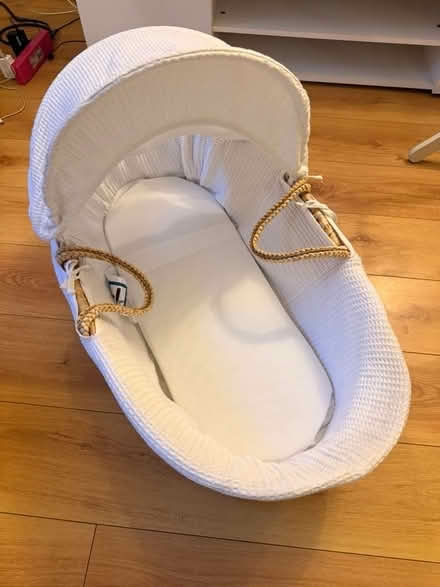 Photo of free Moses Basket (Houghton Regis LU5 5DE) #3