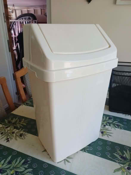 Photo of free Plastic Swing bin.. (Cherwell Heights OX16) #1