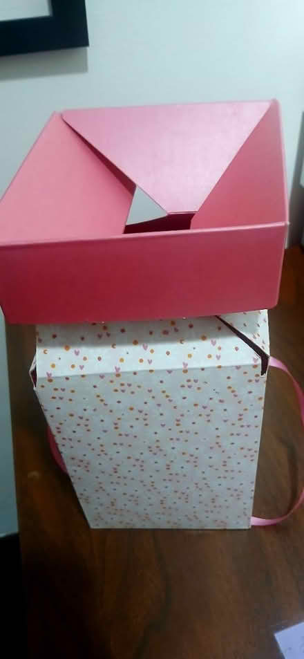 Photo of free Gift box (Longwood) #2