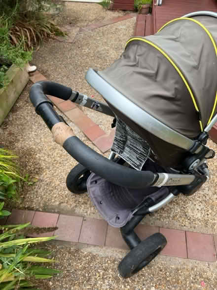 Photo of free Title: iCandy Apple push chair (Bognoe Po215ne) #4