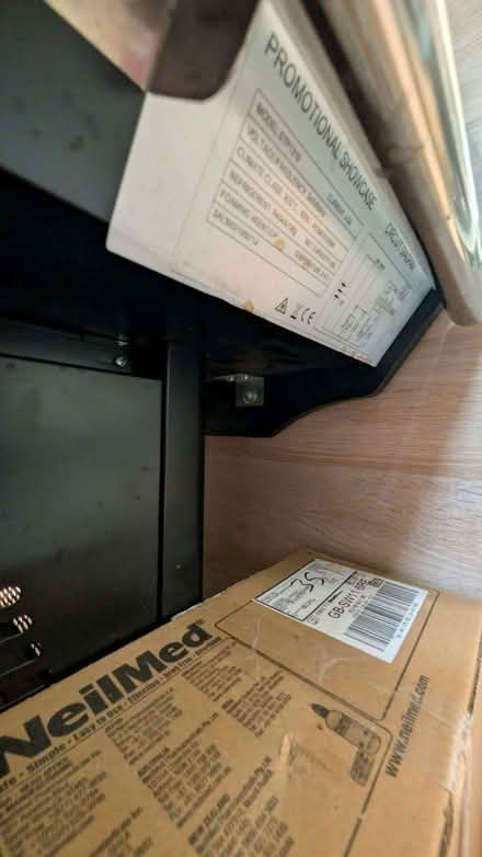 Photo of free commercial display fridge – spares/repair – sw11 – coll (Northcote Road SW11) #3