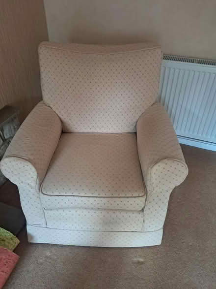 Photo of free Sofa and chairs (Lower Green TN2) #2