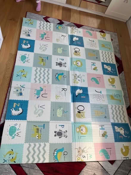 Photo of free Crawling Mat - 150x200 cm (Ravenscourt Park W6) #1