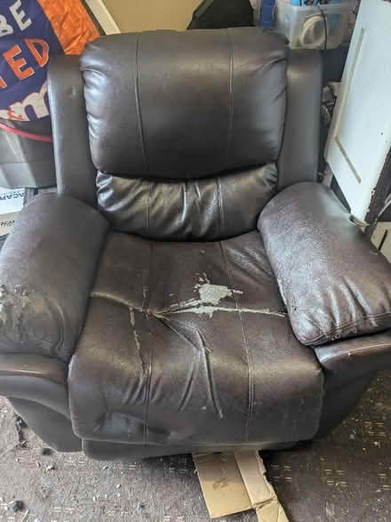 Photo of free Old electric recliner (Speke L24) #1