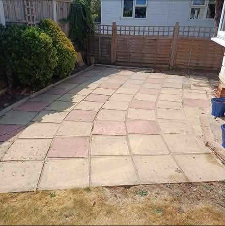 Photo of free paving slabs (Sunbury-on-Thames TW17) #1