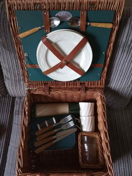 Photo of free Picnic basket (Kingsway BA2) #2