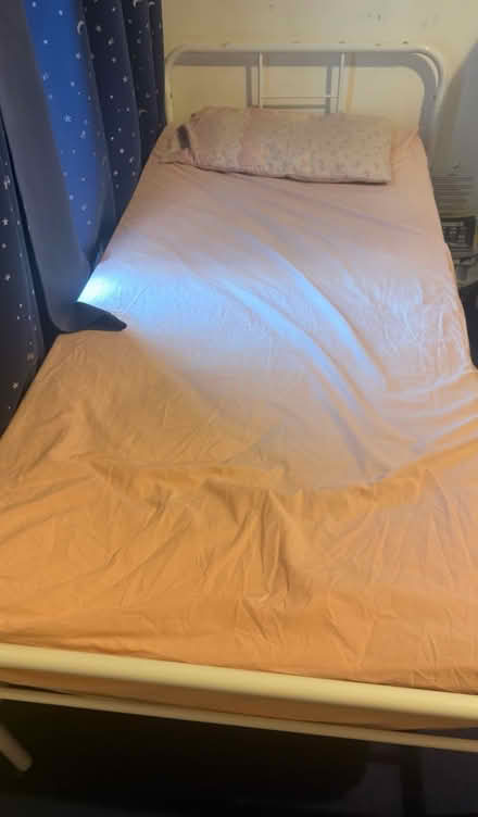 Photo of free Single bed (B67 5JT) #2