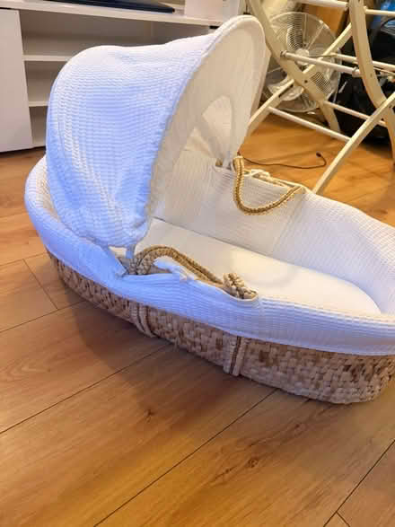 Photo of free Moses Basket (Houghton Regis LU5 5DE) #1