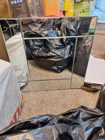 Photo of free Mirror (Birkenhead) #1