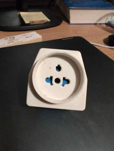 Photo of free British to EUrope plug adapter (Alperton HA0) #2