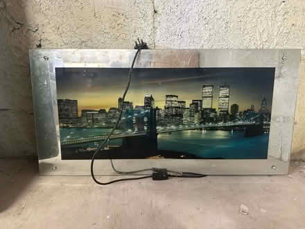Photo of free New York skyline light (Collinstown) #1