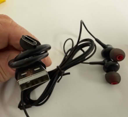 Photo of free Wiwoo Sport Clip Music Player V3 (1075 Valencia Avenue) #4