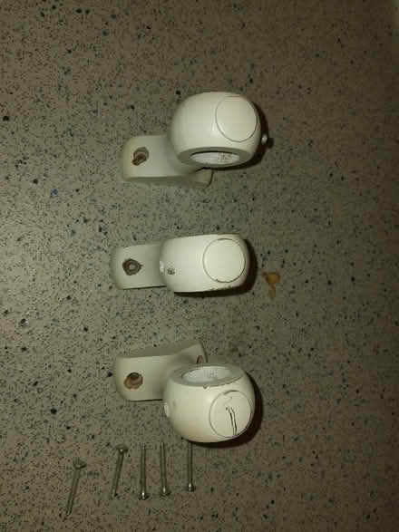 Photo of free Curtain rail holders (Smalley DE7) #2
