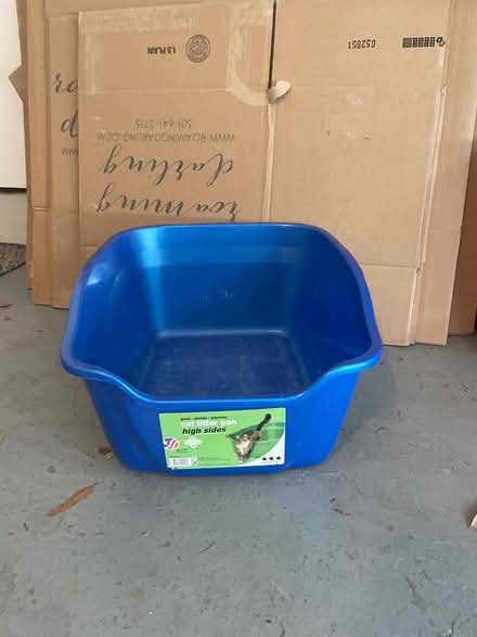 Photo of free Large litter box (Downtown Silver Spring) #1