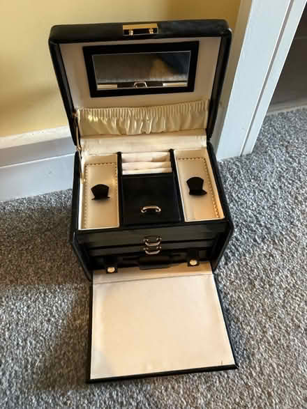 Photo of free Jewellery case (Walkley S6) #2