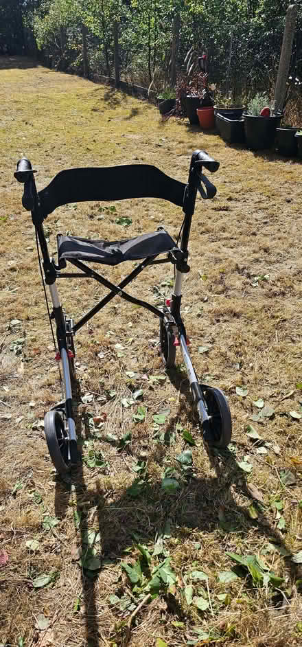 Photo of free Support walker with seat (Edlesborough LU6) #1