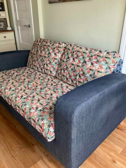 Photo of free 3 seater sofa (Hitchin SG4) #3