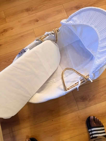 Photo of free Moses Basket (Houghton Regis LU5 5DE) #4