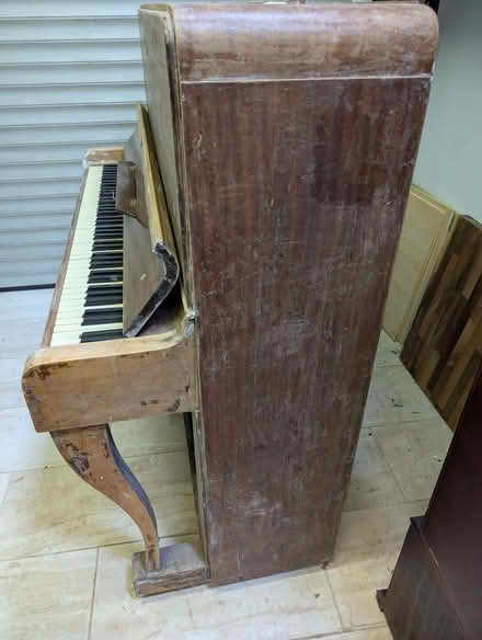 Photo of free Piano (Oakwood Park EN2) #4