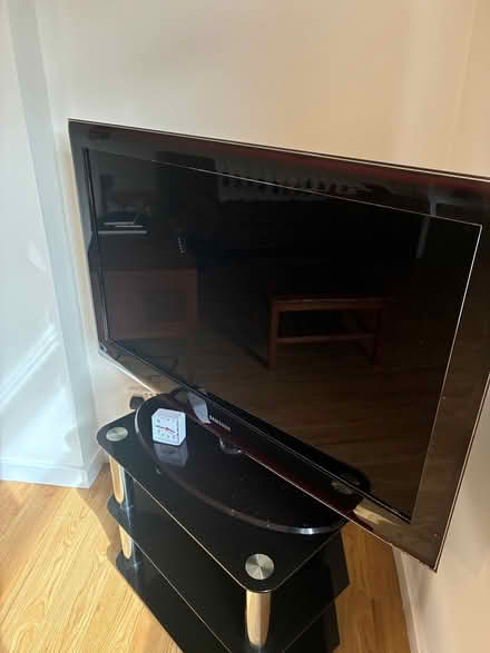 Photo of free Samsung HD tv (remote not working) (Rusholme M13) #2