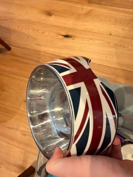 Photo of free Dog bowls, toys, blanket, walking lead (Highbury N5) #3