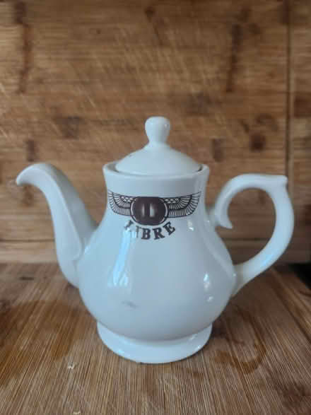 Photo of free Churchill Super Vitrified Hotelware Ceramic Teapot w/ Lid (Bagshot GU19) #1