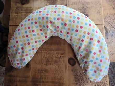 Photo of free Polka Dot Feeding pillow - By Carla (South Croydon) #2
