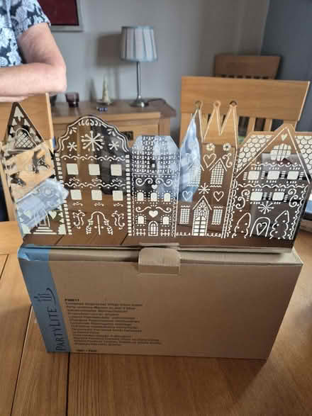 Photo of free Christmas tualete house scene (Dursley area GL2) #1