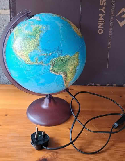 Photo of free Globe (OX14 off Colwell Drive) #1