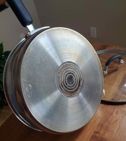 Photo of free 10" Non-Stick Sauté Pan w/Glass Lid (Mooney's Bay) #3