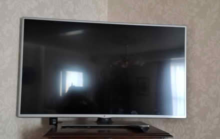 Photo of free 43" tv (Uxbridge UB10) #1