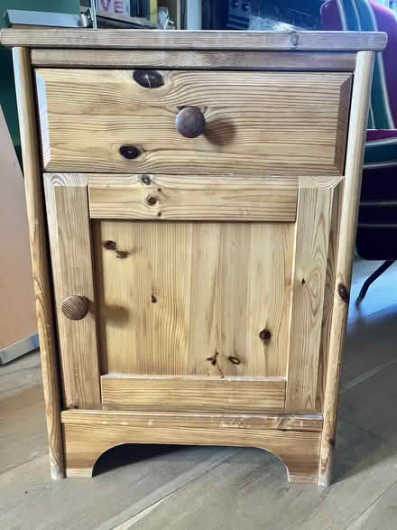 Photo of free Bedside cabinet (Tottenham N17) #1