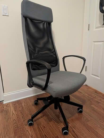 Photo of free Desk chair (Ravenswood) #1