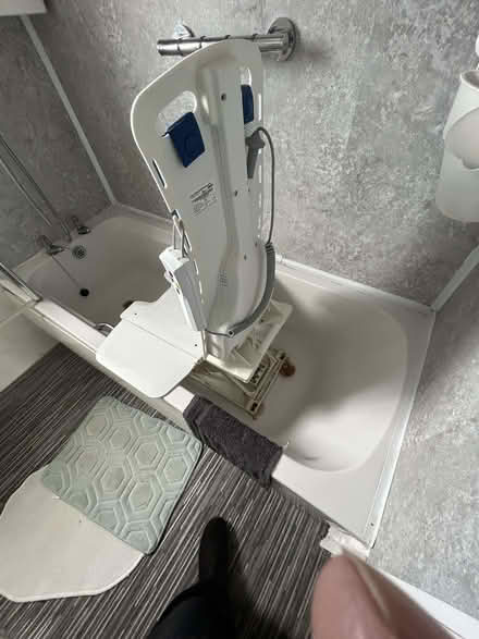 Photo of free electric bath seat (Waldridge Park DH2) #2